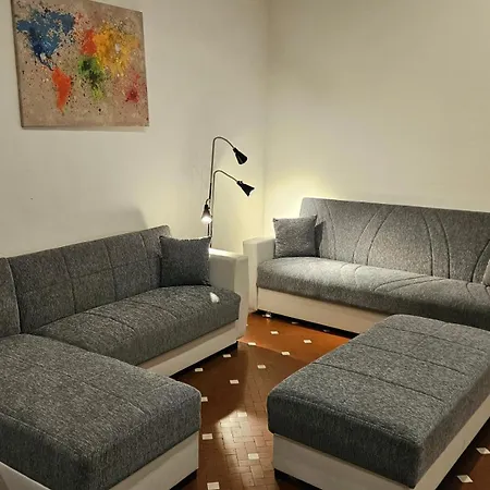 아파트 Battisti 9 *